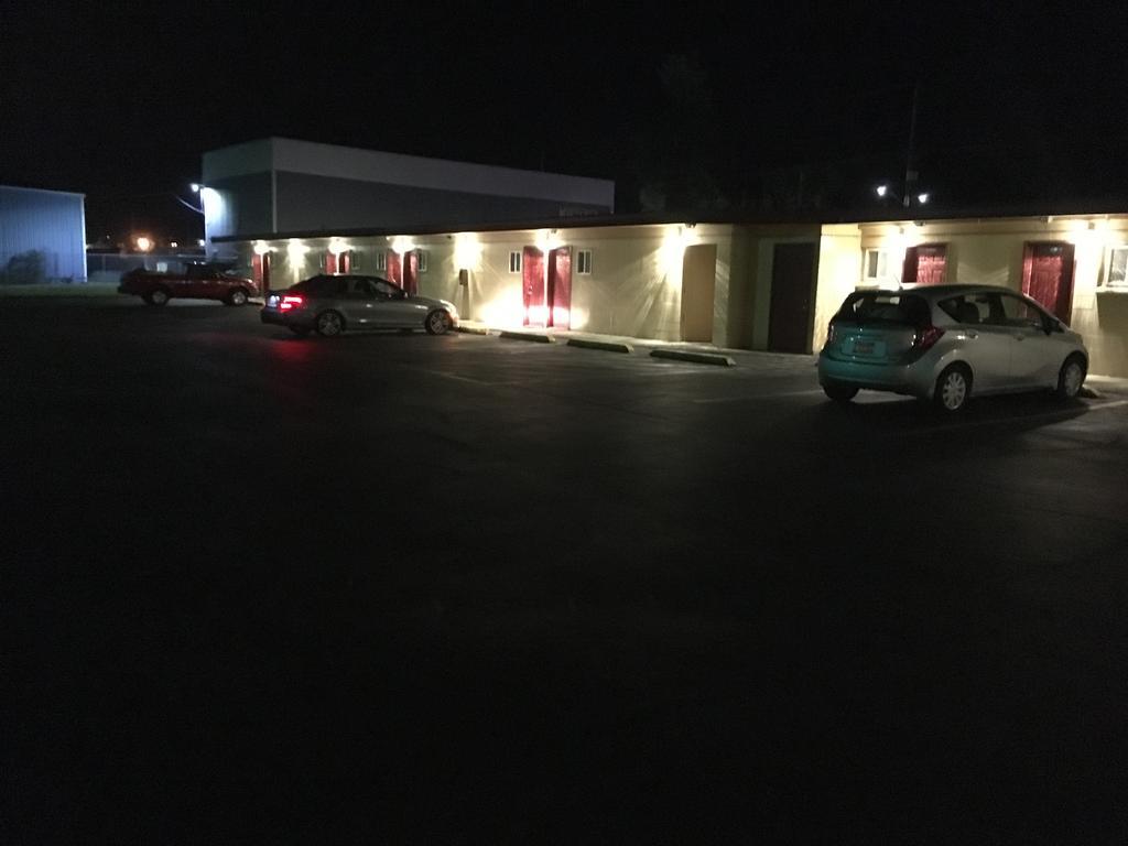 Budget Inn Motel Woodburn Exterior foto