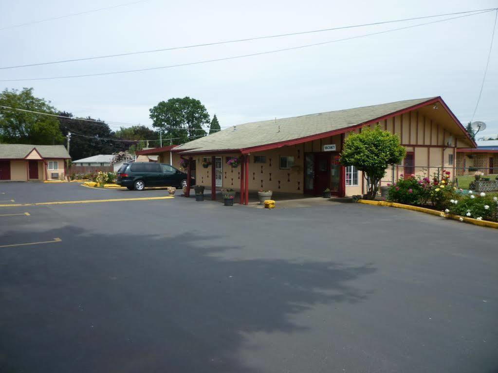 Budget Inn Motel Woodburn Exterior foto